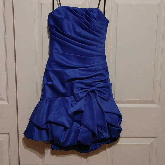 🦹Masquerade Dress - Picture 1 of 13